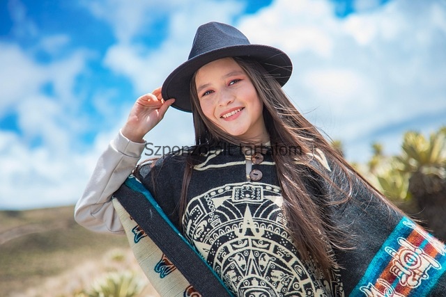 Újra divat a poncsó?